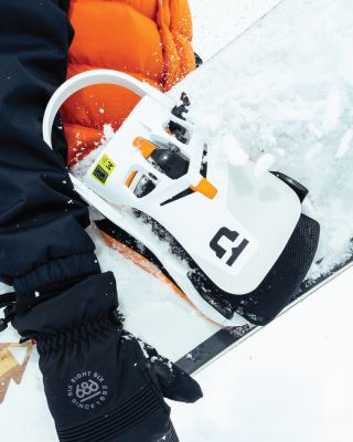 Pýtali ste si to. Tak tu to máte. 💁 Ak aj tebe pripadá zapínanie klasického viazania ako najväčšia životná prekážka, čítaj...