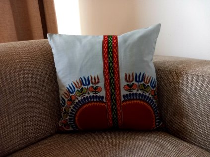 Povlak na polštářek šedý se vzorem Dashiki B