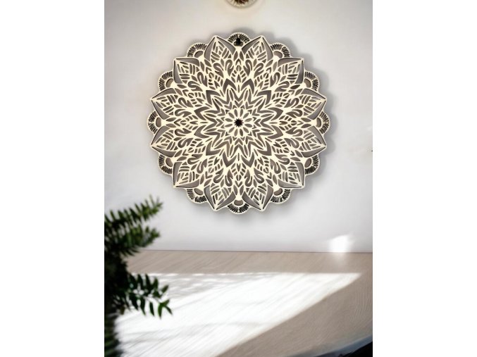 dekorace dřevěná vyřezávaná mandala 2