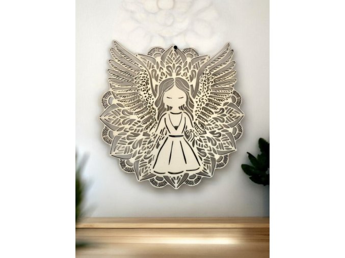 dřevěná vyřezávaná dekorace andělská mandala
