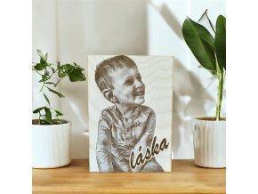 gravírovaná fotografie dřevo text