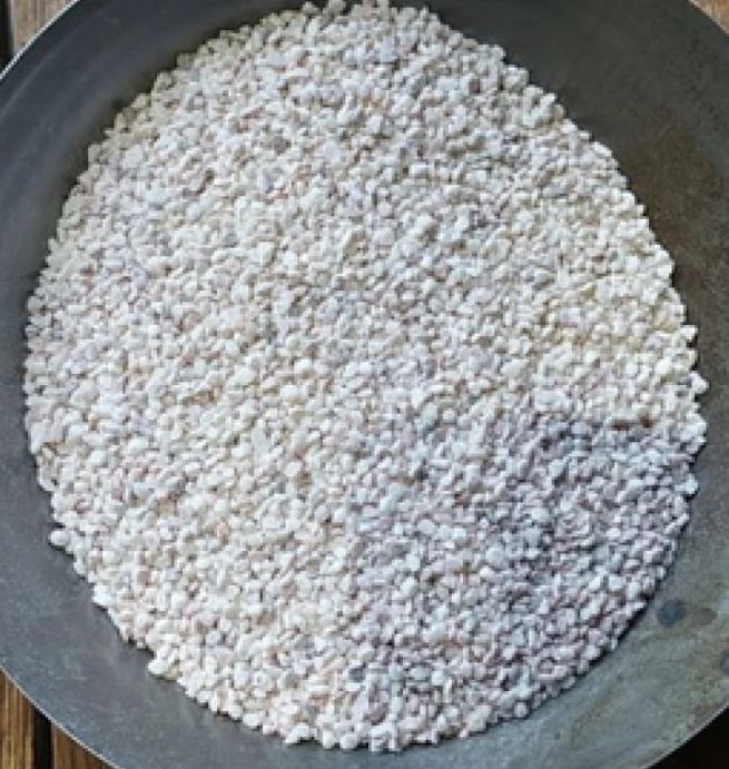 Vápenný grit -je vápnik pre sliepky, holuby a inú hydinu