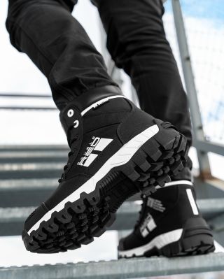 𝗨𝗥𝗕𝗔𝗡™ 𝗦𝗘𝗥𝗜𝗘𝗦: 𝗠𝗜𝗟𝗜𝗧𝗔𝗥𝗬 𝗘𝗦𝗧𝗘𝗧𝗜𝗞𝗔, 𝗠𝗘𝗦𝗧𝗦𝗞𝗬́ 𝗦̌𝗧𝗬́𝗟. ⚡️👟 Doplň svoj outfit ikonickou siluetou. Séria URBAN™ prináša...