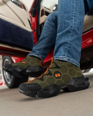 𝗛𝗬𝗣𝗘𝗥 𝗥𝗘𝗗™ VENOMOUS 🐍. Ikona moderného šatníka. 👟 Futuristická silueta v prémiovom prevedení. Ľahkosť, ktorú pocítite....