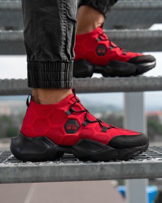 Kombinácia čiernej a červenej nikdy neomrzí. Ak hľadáš pohodlné low-tops na každý deň, HYPER RED™ Black & Red sú jasná...