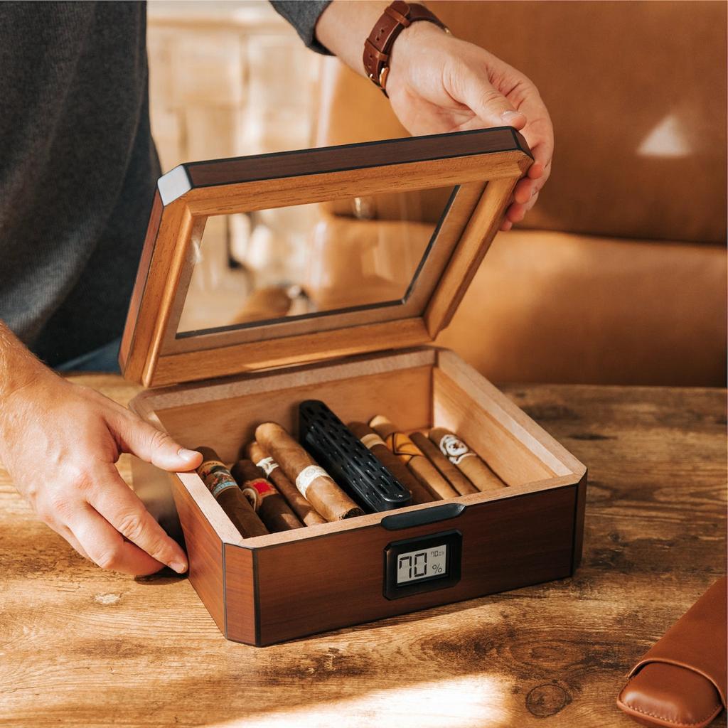 Malý humidor na doutníky s digitálním vlhkoměrem