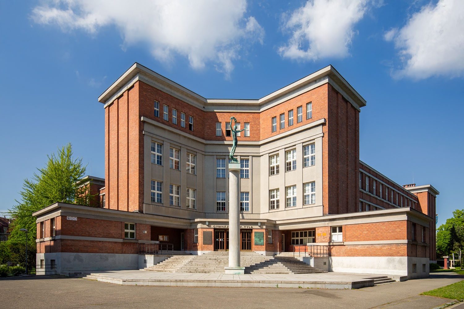 Gymnázium J. K. Tyla