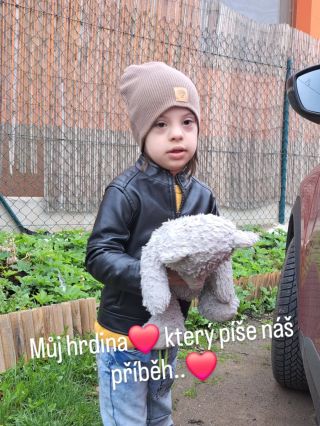Štěpánek, který píše náš příběh ❤️ #příběh #pomahamesstepankovi #podporujemerucnipraci #downshandmade #downsyndrom