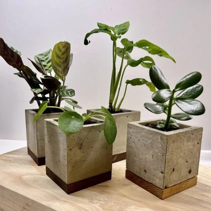 Betonový květináček