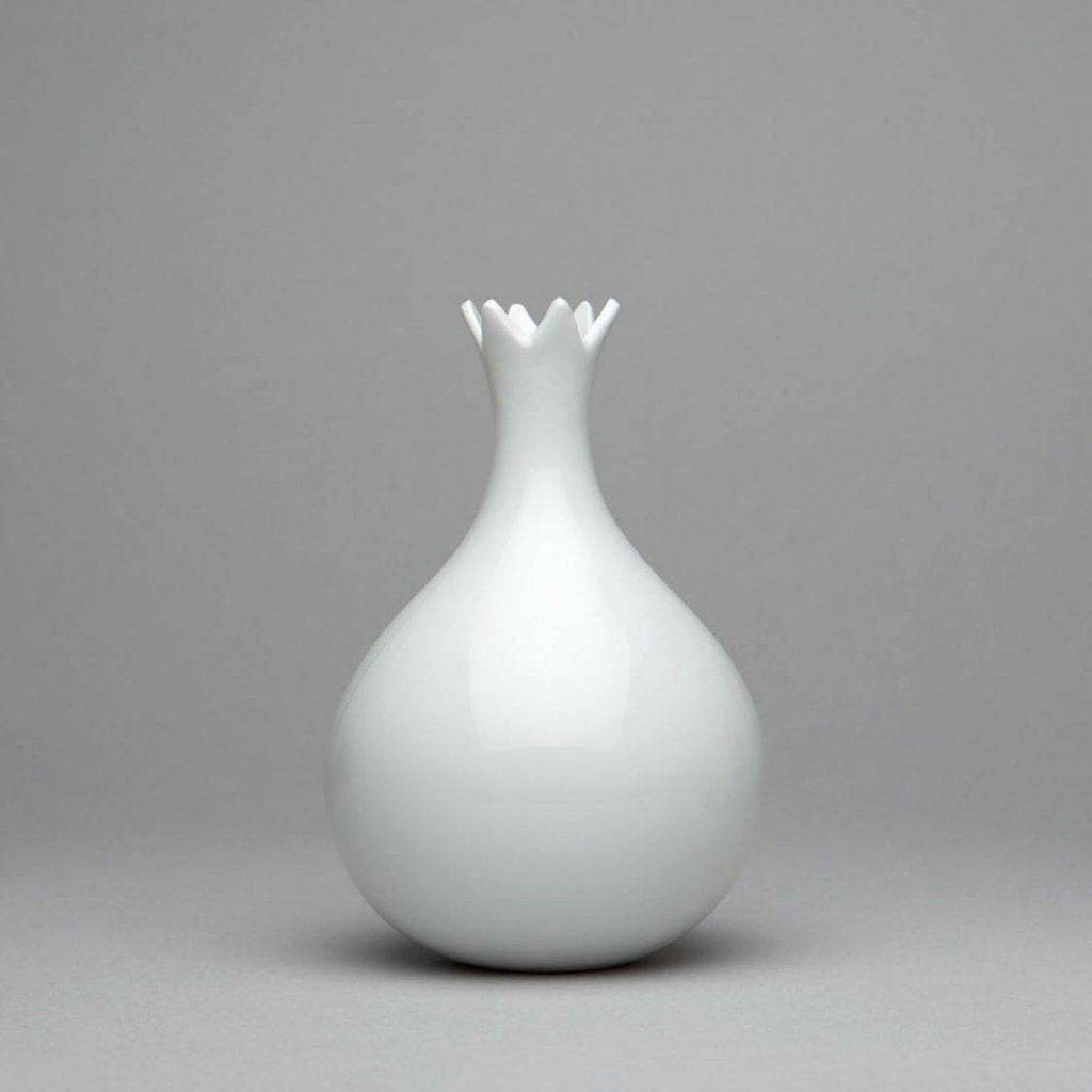 Onion vase white