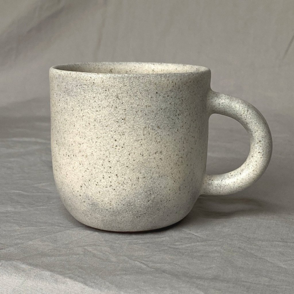 Cup with handle ginger