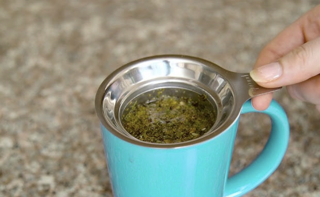 Příprava bylinných čajů ...