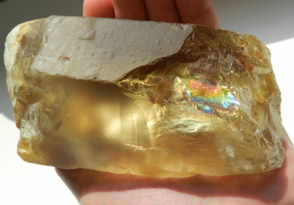 Duhové kameny a krystaly