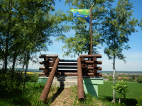  Výstup na vyhlídku s pohledem do krajiny