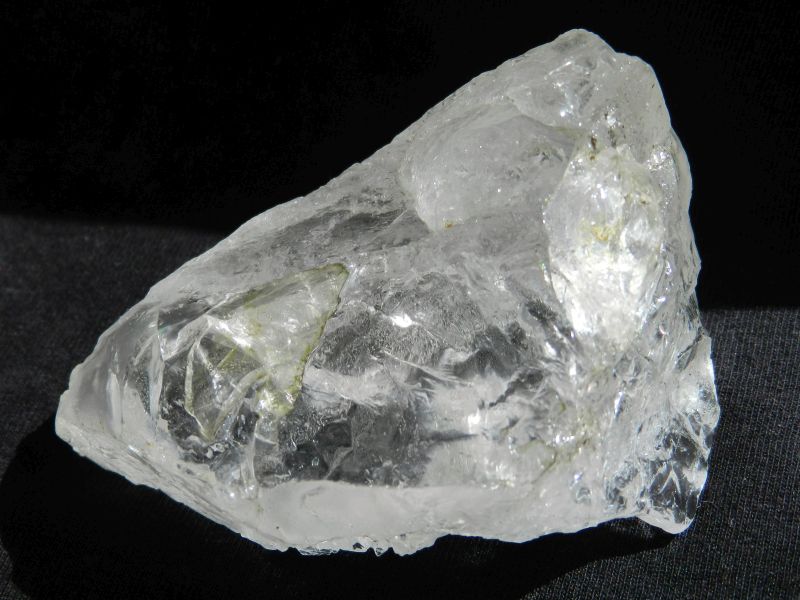 kristal-kamen-mineral-čisteni-nabijeni-znameni-zverokruhu