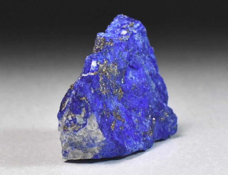 Lazurit - lapis lazuli - drahý kámen, minerál, nerost, účinky, vlastnosti, význam, lapislazuli