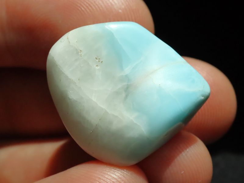 Larimar - minerál, polodrahokam, drahý kámen, přírodní, surový, čakra, modrý, barva