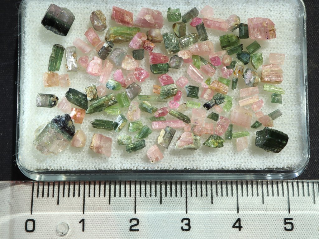 barevne turmaliny elbaity dobra voda stary nalez prodej 2