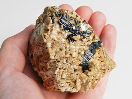 cerne turmaliny skoryly albit estetika vzorek sbirkovy kamen cesky vysocina obrazky 1