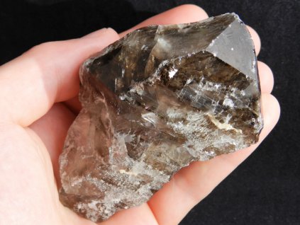 zahneda krystal dolni bory hate kamen mineral obrazky 1