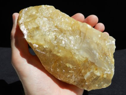 citrin mohutny fragment krystalu zluty prirodni pravy cesky vysocina prodej obrazek 1