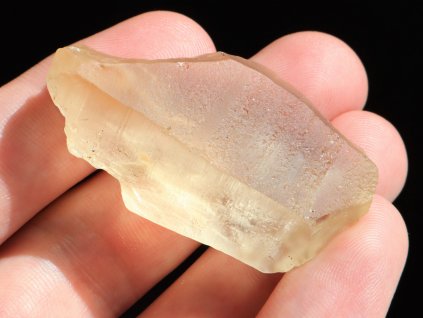 citrin prirodni cesky pravy kamen drahy zluty vysocina cr obrazek 1 (2)