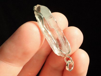 kristal krystal stribrny privesek 1