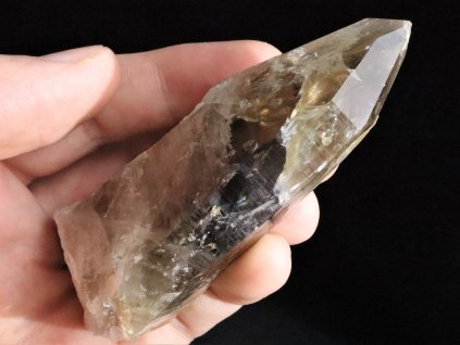 zahneda konicky krystal tvar vysocina prirodni drahy kamen sbirkovy 1