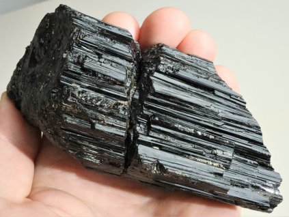 cerny turmalin skoryl velky mohutny spalek valec krystal vzorek cesky vysocina 1