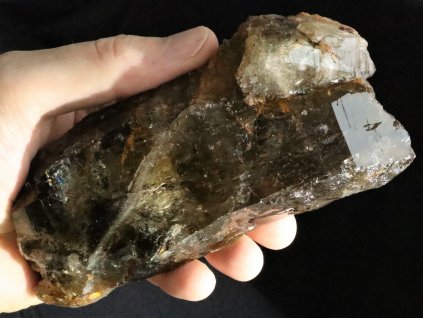 zahneda velka fragment krystalu cesky prirodni kamen 2