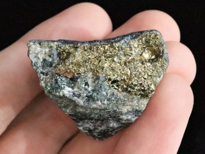 zlato pyrit kocici cesky kamen mineral 1