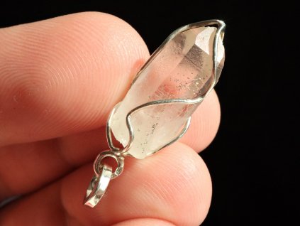 mistrovsky krystal kristal prirodni cesky kamen stribrny privesek 1
