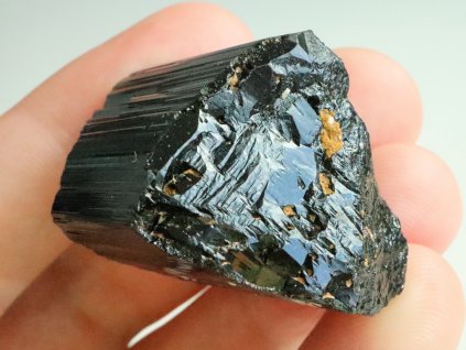 spalek cerneho turmalinu skorylu dohojeny samolecitel mistrovsky krystal dravit 9