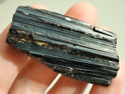 cerny turmalin skoryl dlouhy spalik valecek krystal kousek vzorek ukazka obrazek 1