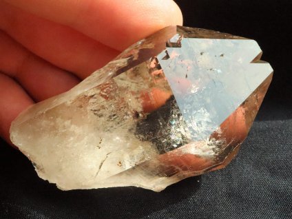 krystal kristal alpy alpsky kamen prirodni surovy obrazky 1