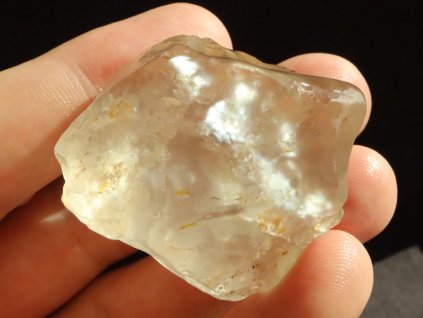 kristal valounek prirodni cesky drahy kamen ohlazeny 1
