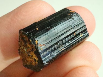 cerny turmalin limonit povlak mineral nerost levny prodej od nalezce 1