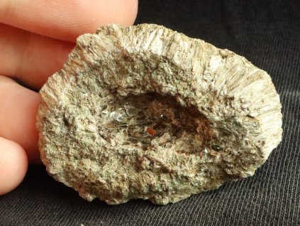 hermanovska koule antofylit mineral kamen nerost obrazky 1