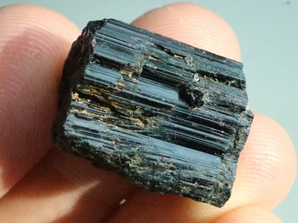 cerny turmalin skoryl klasicky vzorek ukazka cesky kamen 2