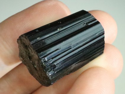 cerny turmalin skoryl zacinajici dohojeni samolecitel 1