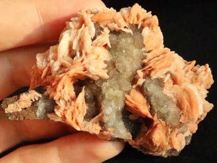 baryt kristal kremenec cesky pravy prirodni kamen 1