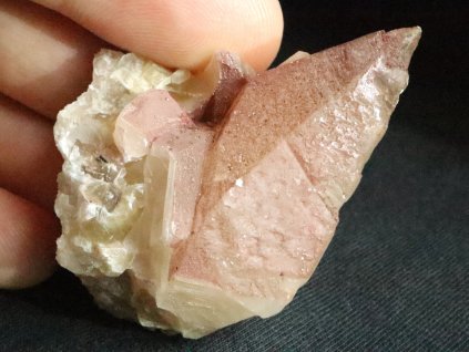 kalcit prirodni cesky kamen 1