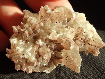 krystalova druzicka ceskeho kalcitu 1