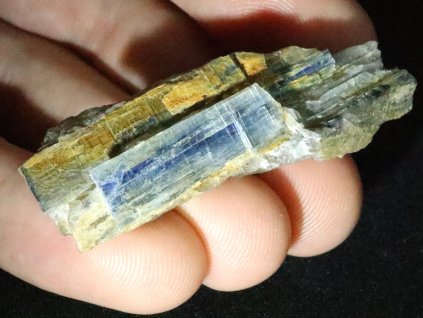 kyanit modry kvalitni sbirkovy kamen mineral nerost 1