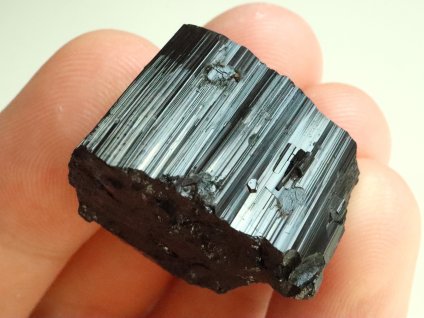 cerny turmalin skoryl spalik valecek kamen mineral nerost drahy cesky vysocina prodej 1