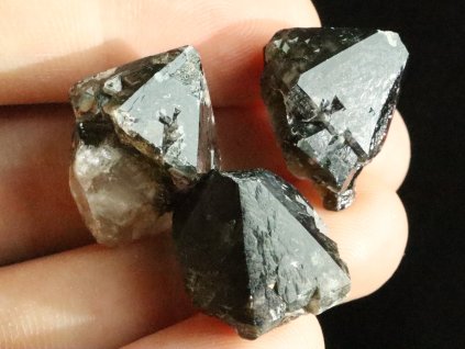 morion leskle cerne spicky krystalky prodej obrazek 1