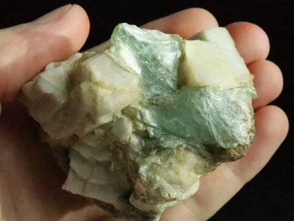 mastek kvalitni cesky kamen mineral nerost zelene lupeny obrazky 1