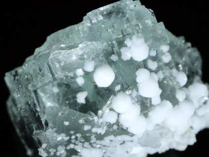 fluorit recko kamen krystal kvalitni 1