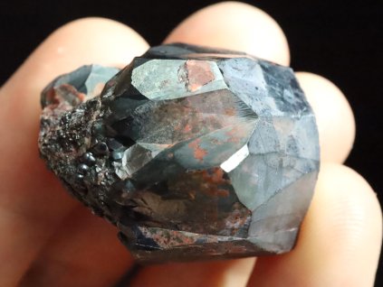 hematit kovove sedy kamen mineral nerost obrazky 1