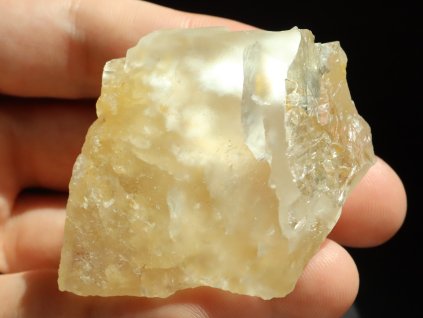 citrin kamen mineral nerost cesky 1
